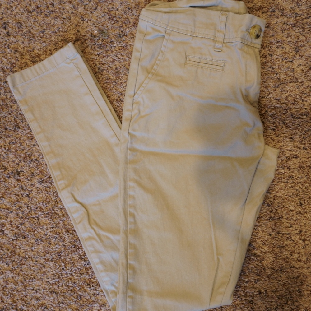 Kaki Slacks